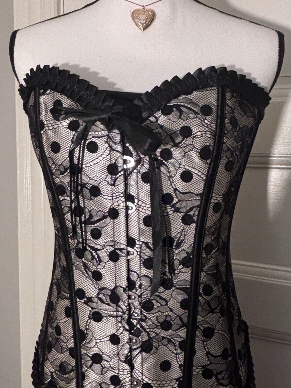 Black Lace Corset XXL – Flattering Boned Bustier | Bridgerton Style